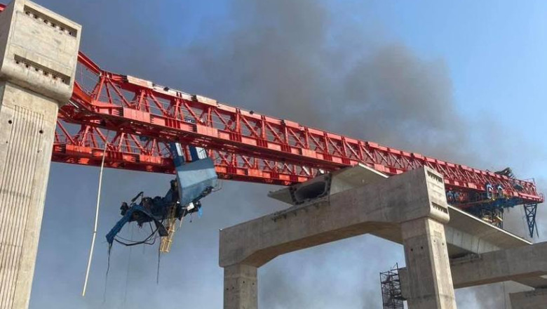 Cel puţin 22 persoane au murit şi peste 30 au fost rănite, după ce o macara a căzut peste un tren în nord-estul Thailandei/ Foto: X