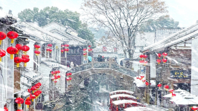 Val neobişnuit de ger în sudul Chinei, unde săptămâna trecută erau 20 de grade Celsius. Ninsori rare în Shanghai / Foto: X