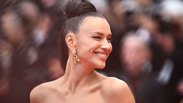 Irina Shayk, criticată dur de fani după un pictorial provocator: „De ce ai acceptat asta?” Cum s-a lăsat fotografiată