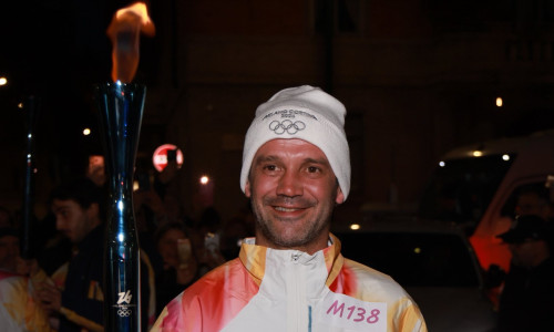 cristian chivu cu flacara olimpica