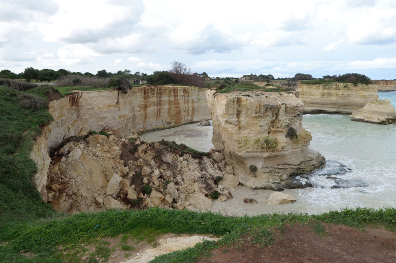 Italy: The Lovers' Arch In Melendugno Collapsed Due To Bad Weather. The Arch Overlooking The Sea Was The Symbol Of The Puglia Region