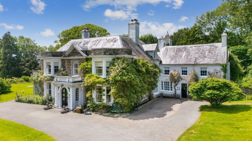 Pictures show home of Rolling Stones star Charlie Watts that is being sold