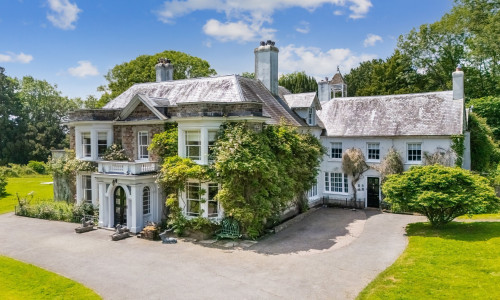 Pictures show home of Rolling Stones star Charlie Watts that is being sold