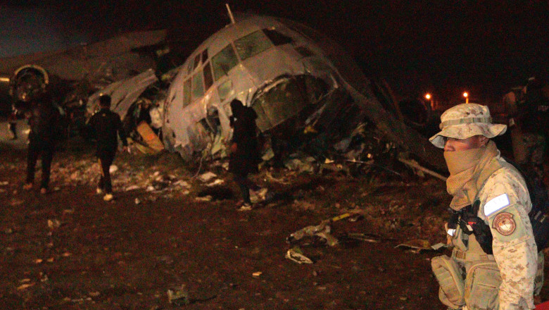 Un avion plin cu bani s-a prăbușit în Bolivia/ Profimedia