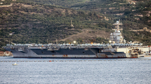 Portavionul american USS Abraham Lincoln, lovit cu rachete iraniene/ Profimedia