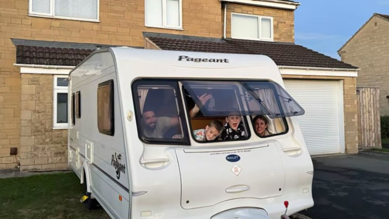 un cuplu cu trei copii si-a cumparat o rulota veche (1)