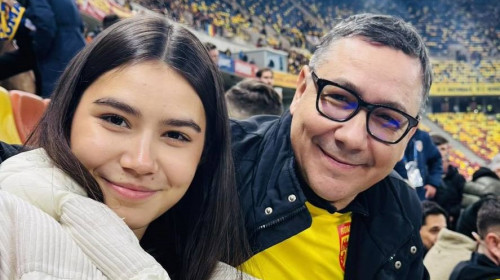 Victor Ponta alături de fiica lui/ Foto: Facebook