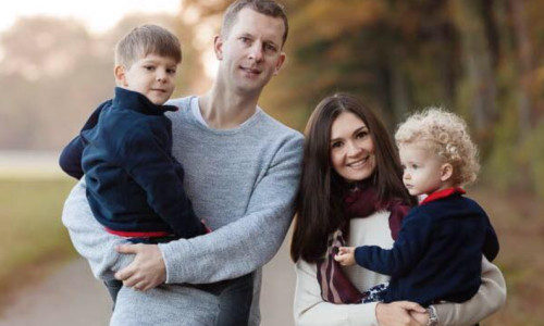 O femeie de 44 de ani și-a împușcat cei doi copii, iar apoi s-a sinucis