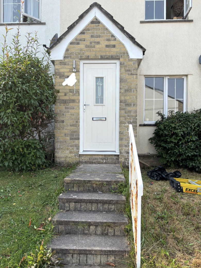 Megs Clement și iubitul ei, Sam Rice, casa