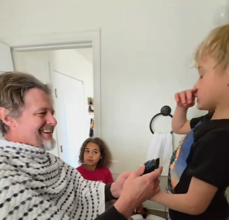 Jacob Johnson, cancer la san (2)