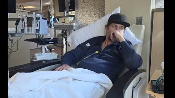 Nu numai femeile suferă de cancer la sân. Un bărbat, tatăl a trei copii, diagnosticat de ziua lui: "Ultimul lucru la care mă gândeam"