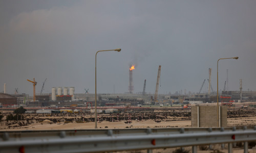 Qatar Energy Halts LNG Production Amid Iranian Attacks