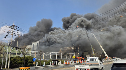 Incendiu la o fabrică de piese auto din Coreea de Sud/ Profimedia