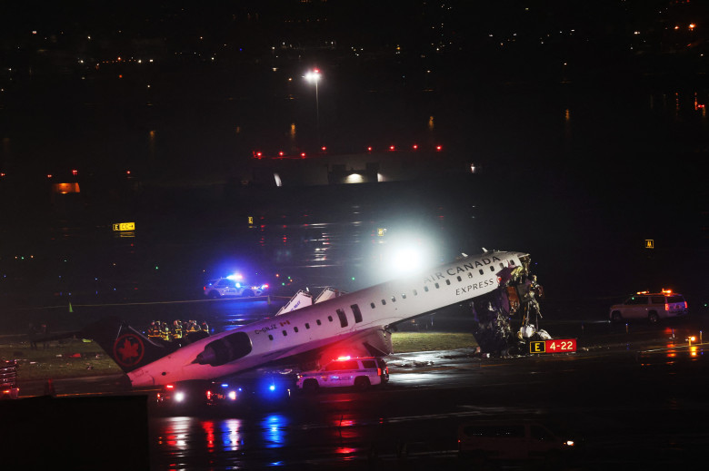 Accident pe aeroportul LaGuardia din New York/ Profimedia