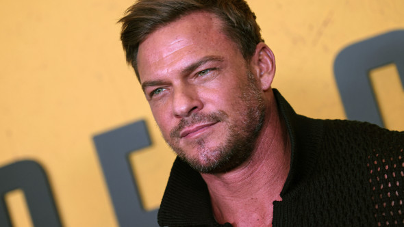 Alan Ritchson, starul din „Reacher”, acuzat că și-a bătut vecinul. Scenele teribile s-ar fi desfășurat sub ochii copiilor săi