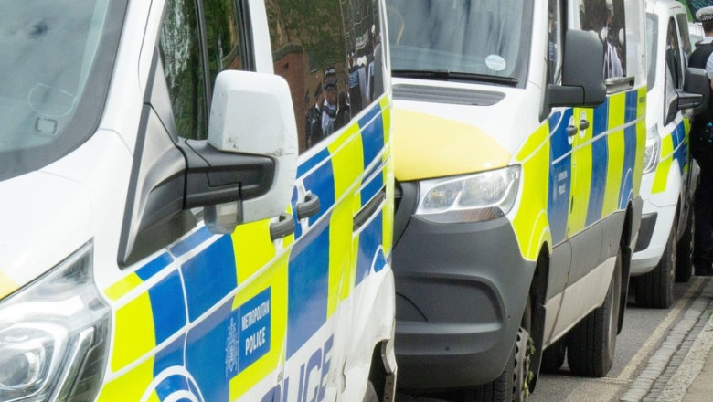 London, UK, 31 March 2026: The Metropolitan Police imposed a Section 35 Dispersal Order on Clapham High Street and Clapham Common following social media alerts that young people were planning to meet at the basketball courts then raid nearby shops. Last S