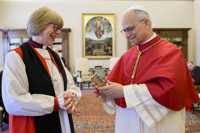 ITALY - REL - POPE LEO XIV RECEIVES HIS GRACE SARAH MULLALLY, ARCHBISHOP OF CANTERBURY IN A PRIVATE AUDIENCE