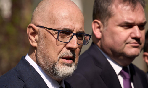 Bucharest, Romania. 22nd Apr, 2026: Kelemen Hunor (L), the president of Democratic Alliance of Hungarians in Romania (UDMR), makes press statements after the consultations with Romanian President Nicusor Dan at Cotroceni Palace following PSD's withdrawal