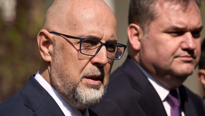 Bucharest, Romania. 22nd Apr, 2026: Kelemen Hunor (L), the president of Democratic Alliance of Hungarians in Romania (UDMR), makes press statements after the consultations with Romanian President Nicusor Dan at Cotroceni Palace following PSD's withdrawal