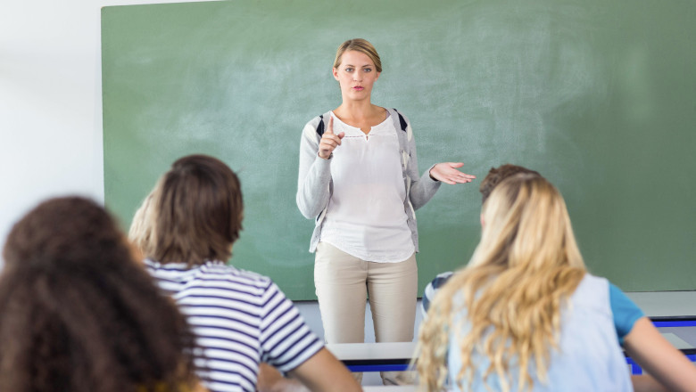 Profesorii care predau în limba română în Găgăuzia, recompensați cu mii de euro/ Profimedia