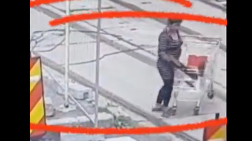 o femeie a luat sinele de tramvai in bucuresti