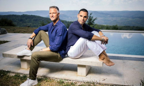 Oprtalj, 210824. Ralph Schumacher, former Formula 1 driver, grape harvest and winery. In the photo: Ralf Schumacher and