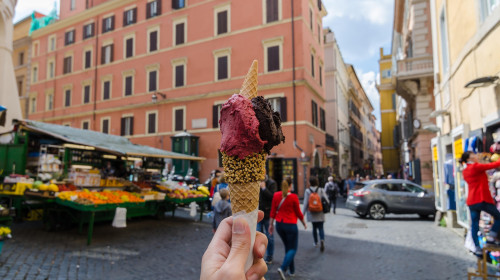 Turistă revoltată după ce a plătit 44 de euro pentru două înghețate la Roma/ Profimedia