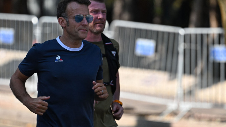 Emmanuel Macron la jogging
