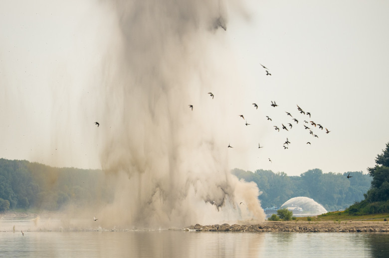 Stânca Pârjoaia a fost detonată. / Foto: Profimedia