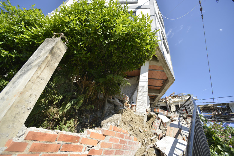 Magnitude 7.4 Earthquake Strikes Colombia