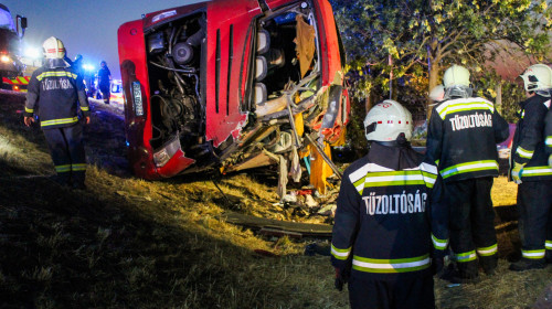Tragedie în Ungaria. 12 pelerini au murit după ce autocarul s-a răsturnat/ Profimedia
