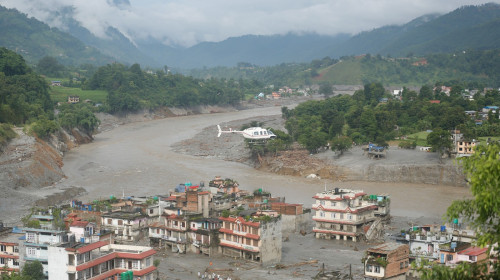 inundații și valuri de noroi în nepal