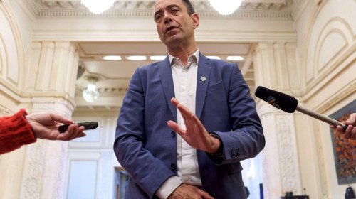 Bucharest, Romania. 7th Apr, 2025: Deputy Csoma Botond, the leader of the parliamentary group of the Democratic Alliance of Hungarians in Romania (UDMR) in the Chamber of Deputies, answers journalists' questions at the Romanian Parliament. He said, among