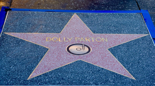 Dolly Parton stea pe hollywood walk of fame