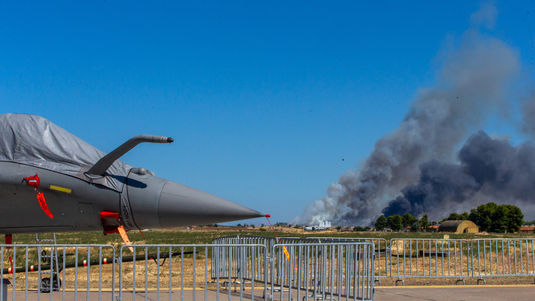 Momentul în care un avion militar s-a prăbușit în timpul unui show aerian din Grecia/ Profimedia