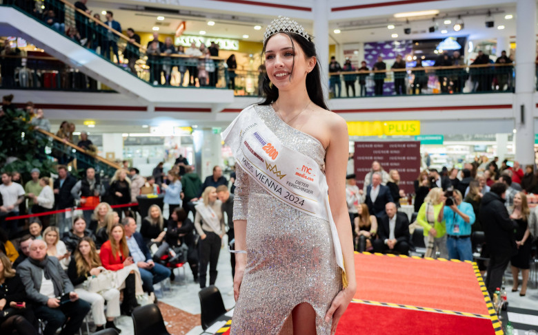 20240113 Wahl Miss und Mister Vienna WIEN, OESTERREICH - 13. JAENNER: Miss Vienna 2024 Lucia Sisic anlaesslich der Miss