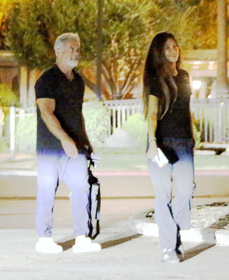 PREMIUM EXCLUSIVE Mel Gibson Enjoys Rare Dinner Outing Bonding With Beautiful 16-Year-Old Daughter Lucia