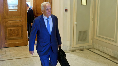 Bucharest, Romania. 1st July, 2024: Theodor Stolojan, former Prime Minister of Romania, leaves after the meeting of the National Political Bureau of the National Liberal Party. Credit: Lucian Alecu/Alamy Live News