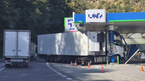 Accident grav într-o benzinărie de pe Valea Oltului/ Foto: News.ro.