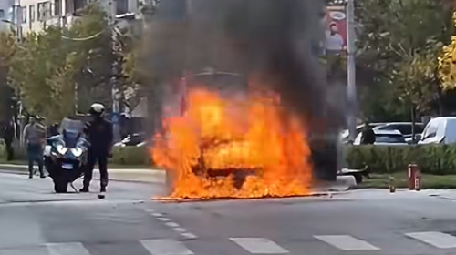 masina a luat foc (2)