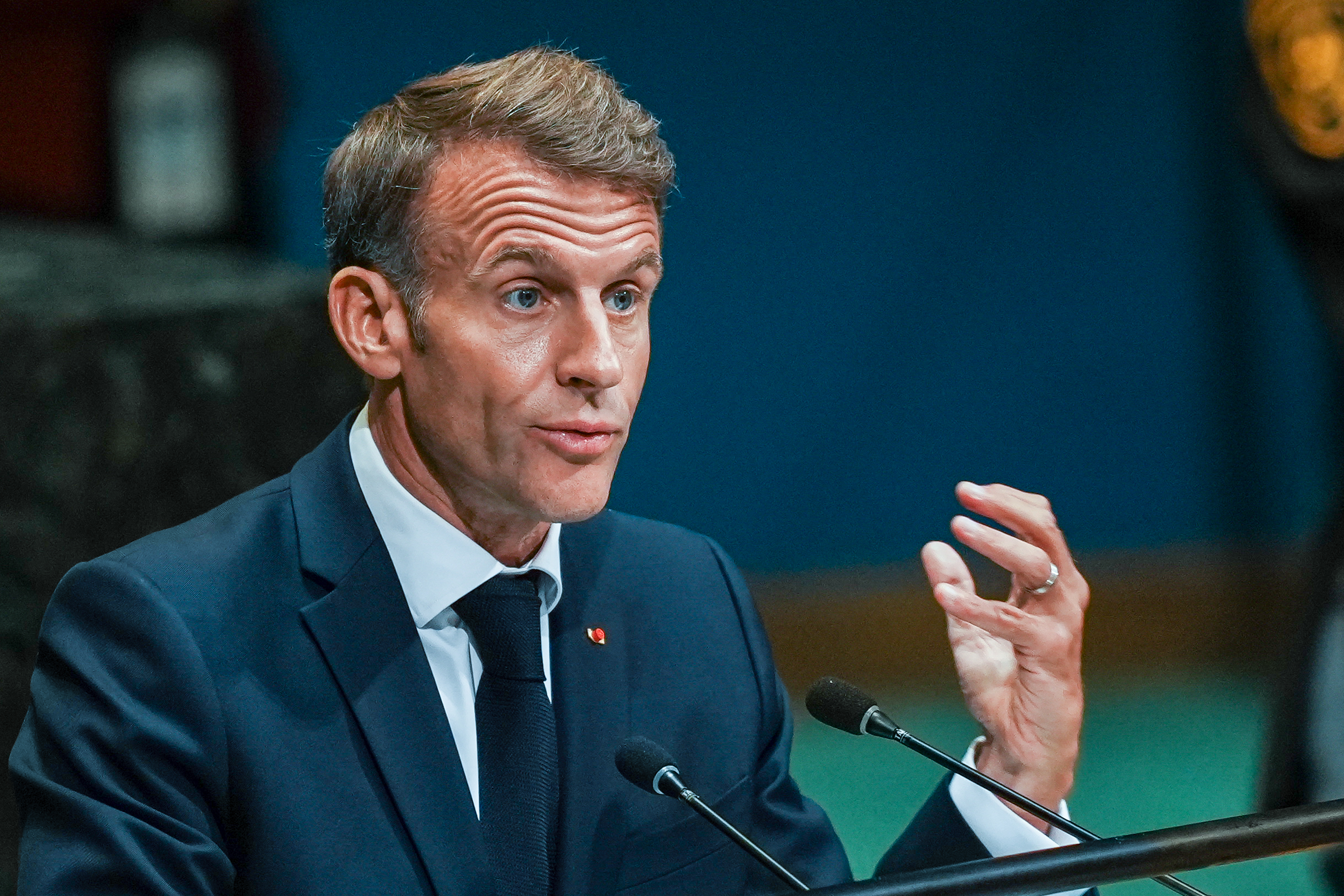 Macron admite că „poate” nu a făcut suficient pentru tineri, după protestele masive din ultimele săptămâni