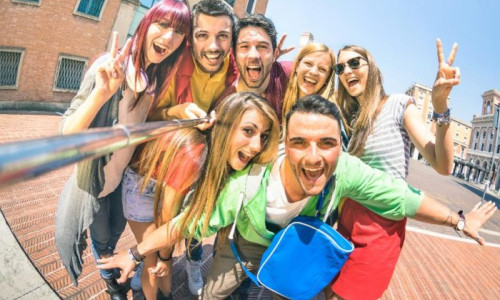 Selfie cu millenials, mileniali
