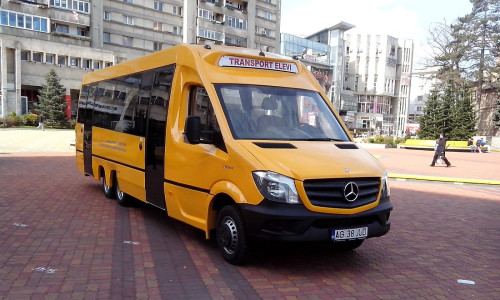 Microbuz școlar, elevi, transport, navetă școlară
