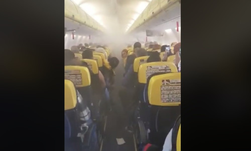 Fum în avion Ryanair