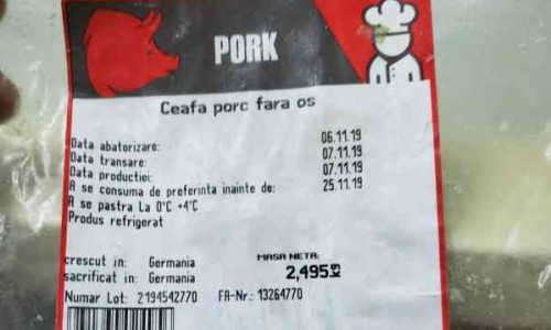 Carne de porc expirată