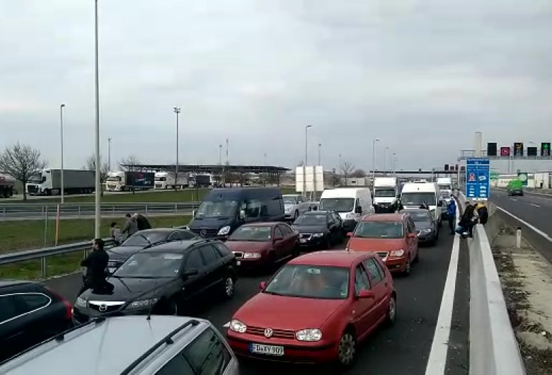 Aglomerație în vamă