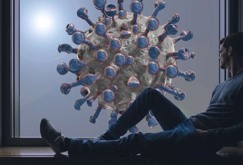 Bărbat stă la fereastră cu COVID-19 dincolo de geam, coronavirus