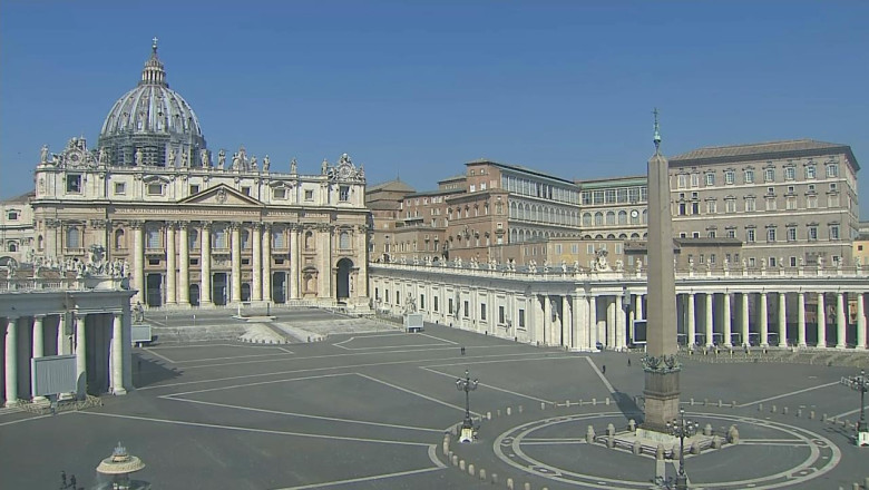 Piața Sf. Petru din Vatican goală