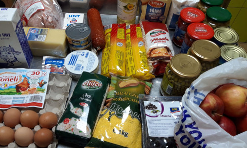 Produse alimentare de strictă necesitate, cumpărături, mâncare, hrană