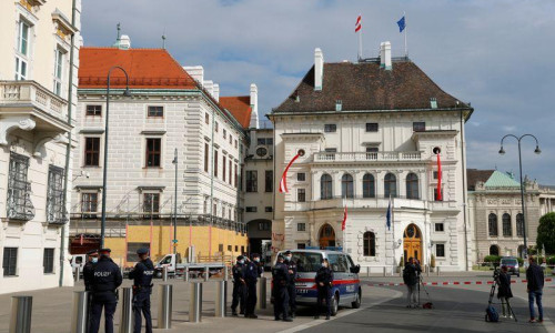 Polițiști aproape de Președinția Austriei